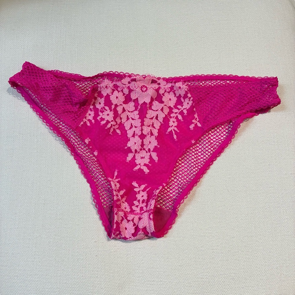 *NWT* Victoria’s Secret L 💕 Dream Angels Hot Pink Floral Fishnet Cheeky Panty